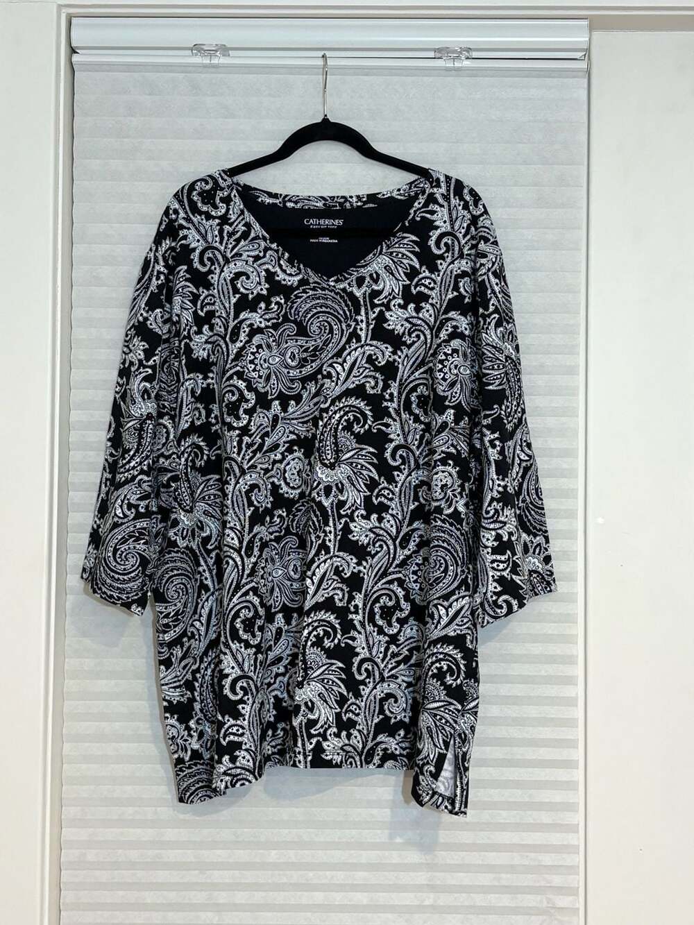Catherines Easy Fit Tee Size 3X 26/28W Black White Paisley Tunic Top